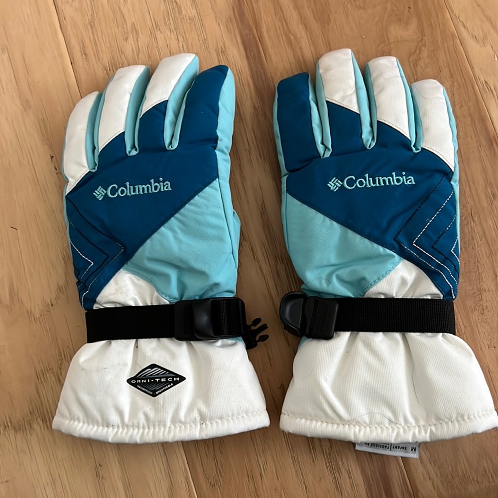 Columbia, Youth size medium, Omni tech, ski gloves. Perfect condition.